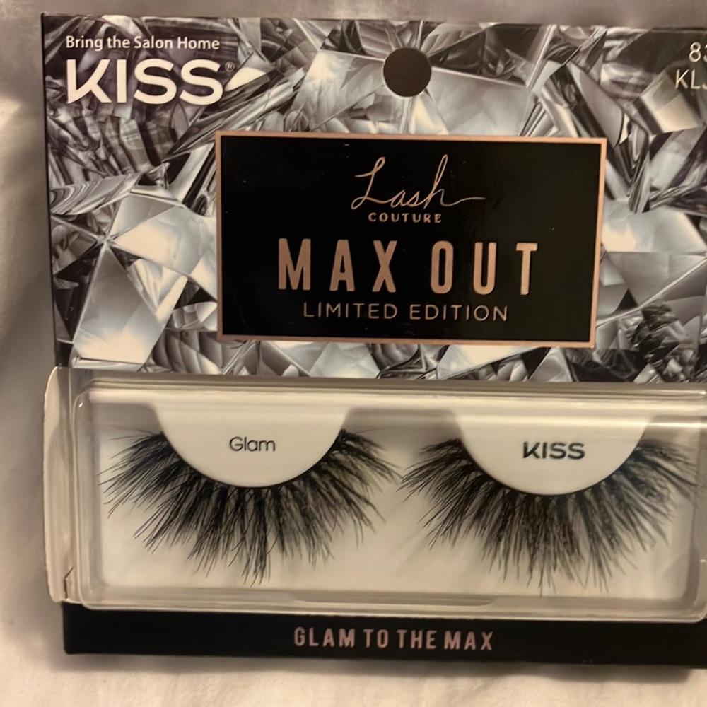 Kiss lash couture Max out. Limited edition Glam